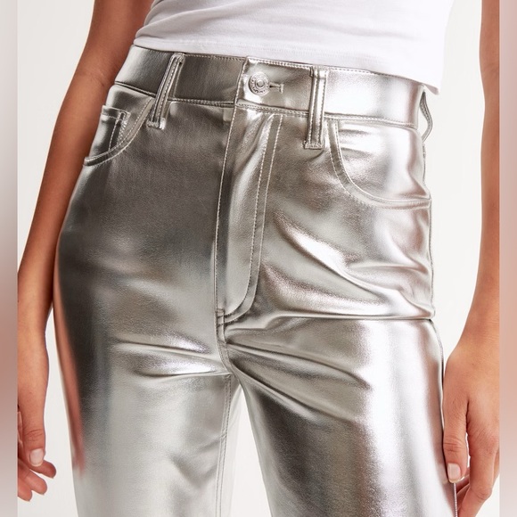 NWT Abercrombie Curve Love Vegan Leather 90s Relaxed Pants, Silver - Picture 3 of 4